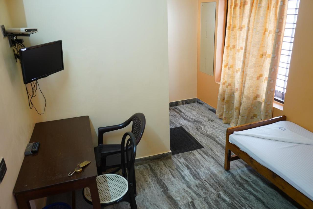 Sangeetha Tourist Home Thiruvananthapuram Kültér fotó